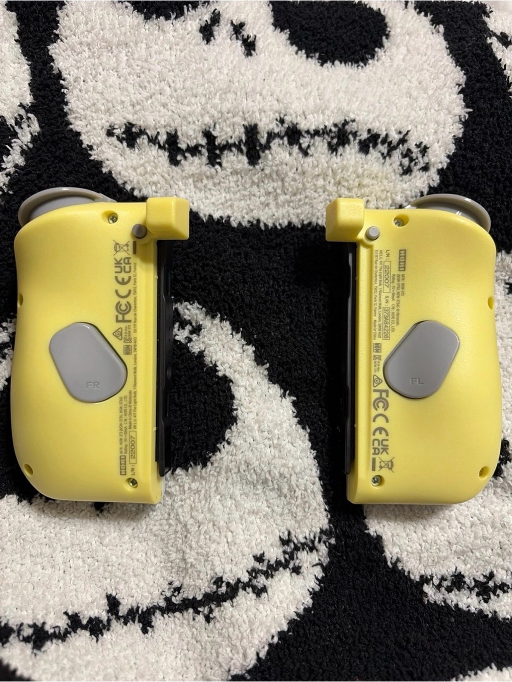HORI Switch Split Pad Compact Controllers - Picture 2 of 2
